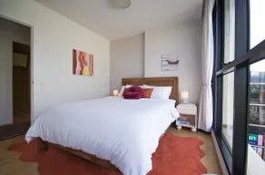 Stylish, Light-Filled Retreat - Image 4