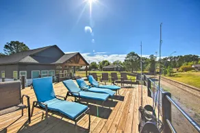 Waterfront 3BR Lakehouse with Hot Tub - Image 2