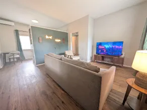 Northside Retreat Near Airport - Image 2