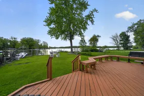 Sunset Bay Lakefront Retreat - Image 3