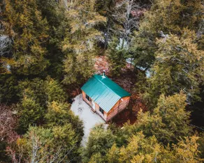 Henry's Cabin on the River - Image 4