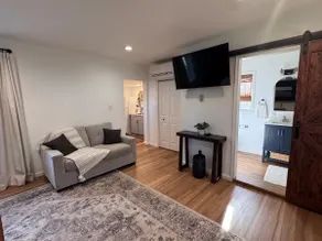 Cozy Mount Joy Stay - Image 2