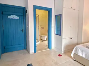 Private room w. own entrance &bath, shared terrace - Image 3