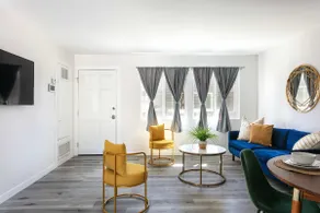 Sleek 2BR Apartment in Prime Location w/ Parking - Image 2