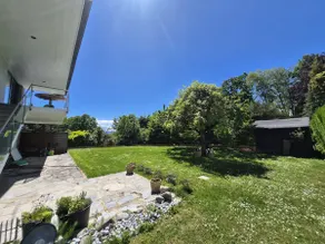 The Pertuis Villa – Garden, Terrace & Lake View - Image 3