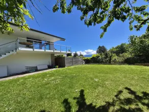 The Pertuis Villa – Garden, Terrace & Lake View - Image 4