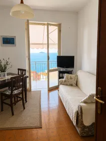 Horizon over the sea. Tellaro Apartment, Lerici - Image 2