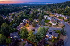 New Bellevue Hillside Stay | Top Location, Views - Image 2