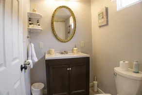 Cozy Apartment Near Lakes, Trails & Skiing - Image 3