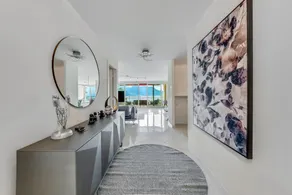 Spacious 3BR Lakeview Apartment with Terrace by GuestLee - Image 4