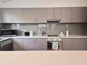 Executive Beachside Living - Image 3