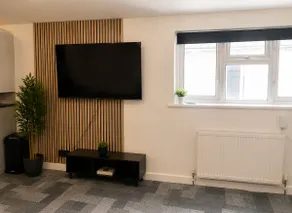 City Centre Apartment walk to Principality Stadium - Image 2