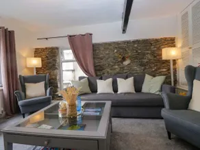 Courtyard Cottage - Image 4
