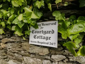 Courtyard Cottage - Image 2