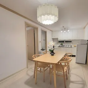 [Maximum 8 people, 3 rooms] Gocheok Dome on foot, Hongdae and Yeouido 20 minutes, free luggage storage, groups, families - Image 2