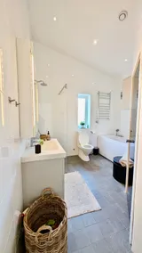 Waterfront Villa Near City, Hot Tub, Dock & Saunas - Image 5