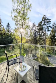 Waterfront Villa Near City, Hot Tub, Dock & Saunas - Image 4