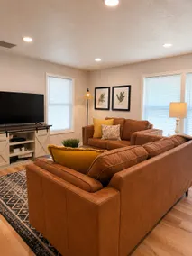 Charming Two-Bedroom Getaway - Image 3