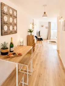Large 2-bedroom Business & Elegance apartment in the center of Hayange - Image 4