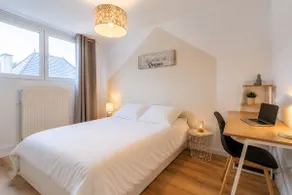 Large 2-bedroom Business & Elegance apartment in the center of Hayange - Image 2