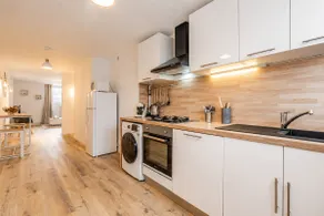 Large 2-bedroom Business & Elegance apartment in the center of Hayange - Image 3