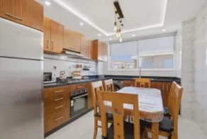 Modern Poolside Apartment Garden Views Near Beach - Image 4