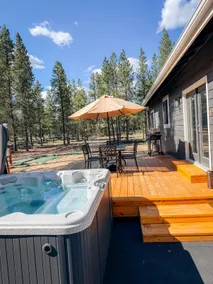 North Woodland Retreat - Sauna/Hot Tub, Sleeps 10 - Image 2
