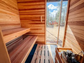 North Woodland Retreat - Sauna/Hot Tub, Sleeps 10 - Image 3