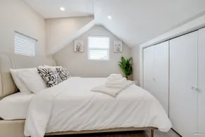 Quiet 2BR Suits in Vancouver with Private Entry - Image 3