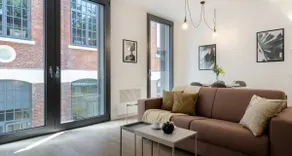 Modern Apartment between Como & Milan - Image 2