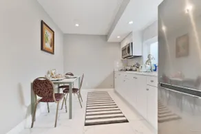 Modern 2BR 2BA Vancouver Suite - Image 5