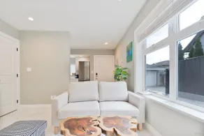 Modern 2BR 2BA Vancouver Suite - Image 4