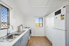 Railway Suite (#4 Royal) - Image 3