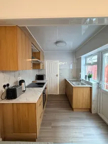 Entire 3 Bedroom House, 2 Mins from Watford FC - Image 3