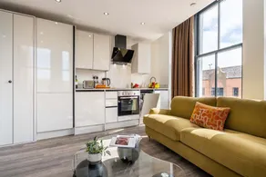Albemarle Chambers Central Retreat Lift Sleeps 4 - Image 3