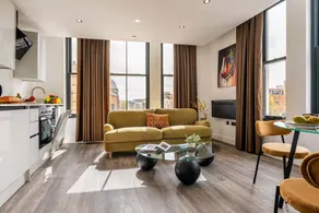 Albemarle Chambers Central Retreat Lift Sleeps 4 - Image 2