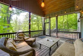 Screened Porch! Wooded Getaway in North Cove - Image 2