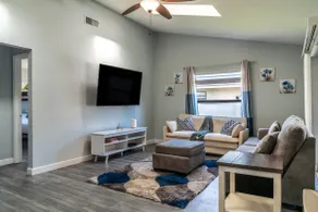 Stylish Nomad Nest: Workspace | Patio | Sarasota - Image 5