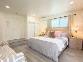 Modern Cozy Retreat |4BR • 4BA • Free Parking for4 - Image 4