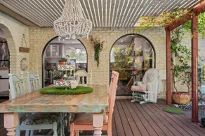 Sabine's Wunderhaus Bribie Seaside Retreat w/ Pool - Image 4