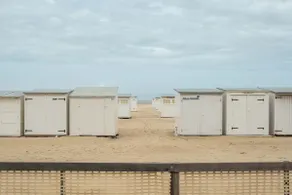 Little Embassy – bright coastal stay by the beach - Image 2