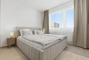 Modern Apartment near Airport w/ Parking - Image 3