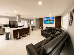 Modern West Park Oasis | 5BR • 3BA Family Home - Image 2