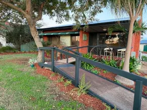 Cosy Mid-Century Cooby Cottage- Pet friendly - Image 4