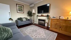 Cosy Mid-Century Cooby Cottage- Pet friendly - Image 2