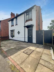 4 Bed house driveway garden Sutton in Ashfield - Image 5