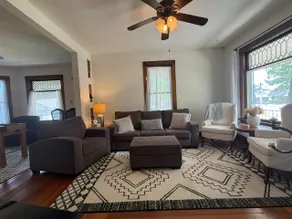 Family-friendly house with game room. - Image 2