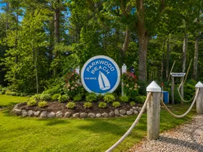 Parkwood Beach Cottage For Two / Walk to Beach - Image 2