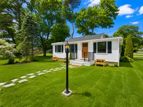 Parkwood Beach Cottage For Two / Walk to Beach - Image 5