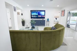 The Stunning Miramar luxe Retreat | 3BR/2BA - Image 4